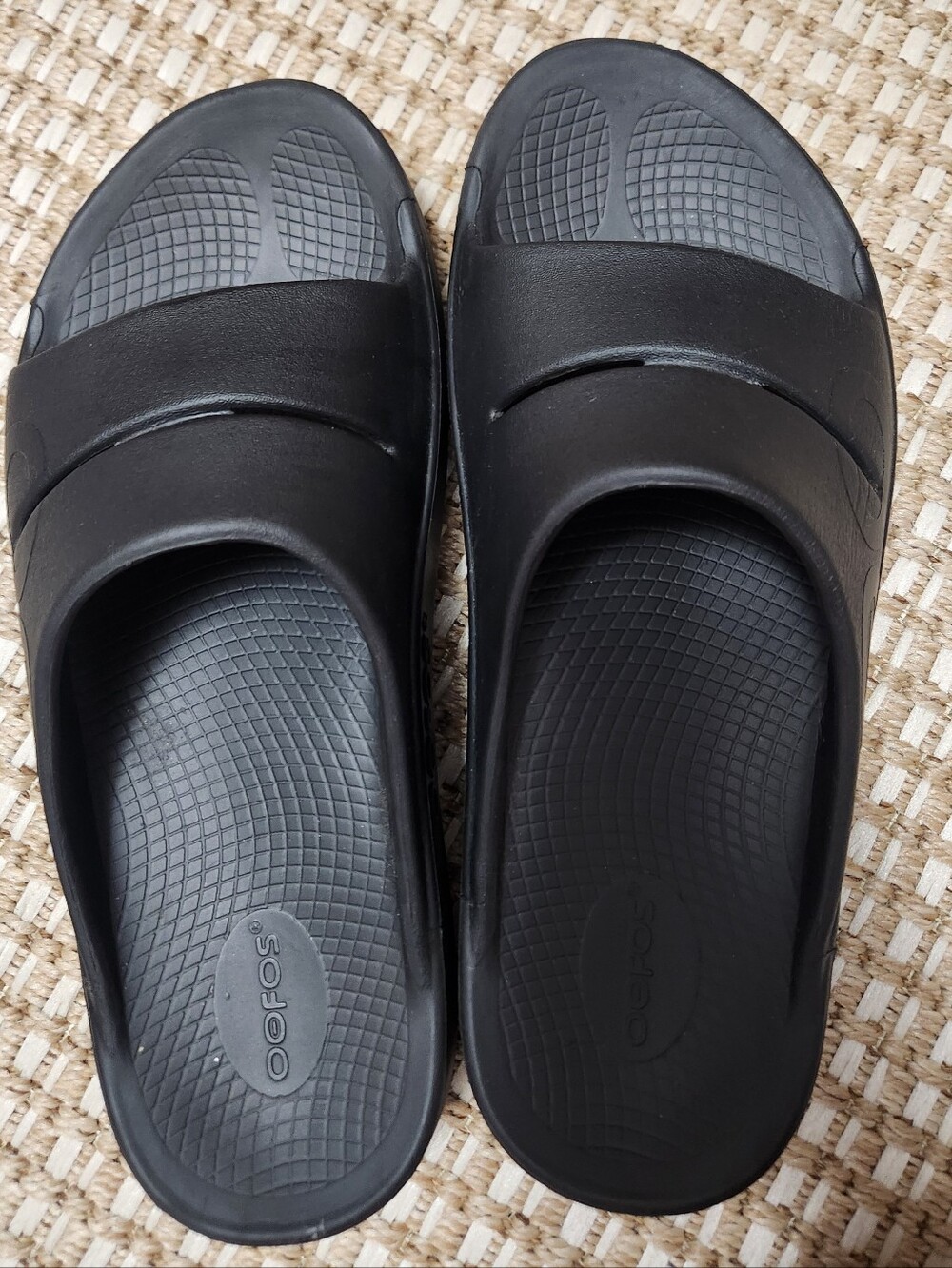 OOFOS Black Slide Sandals